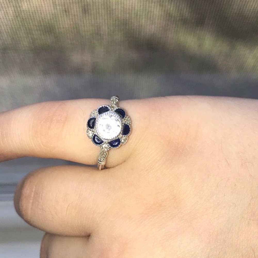 Flower ring - Picture 5 of 5